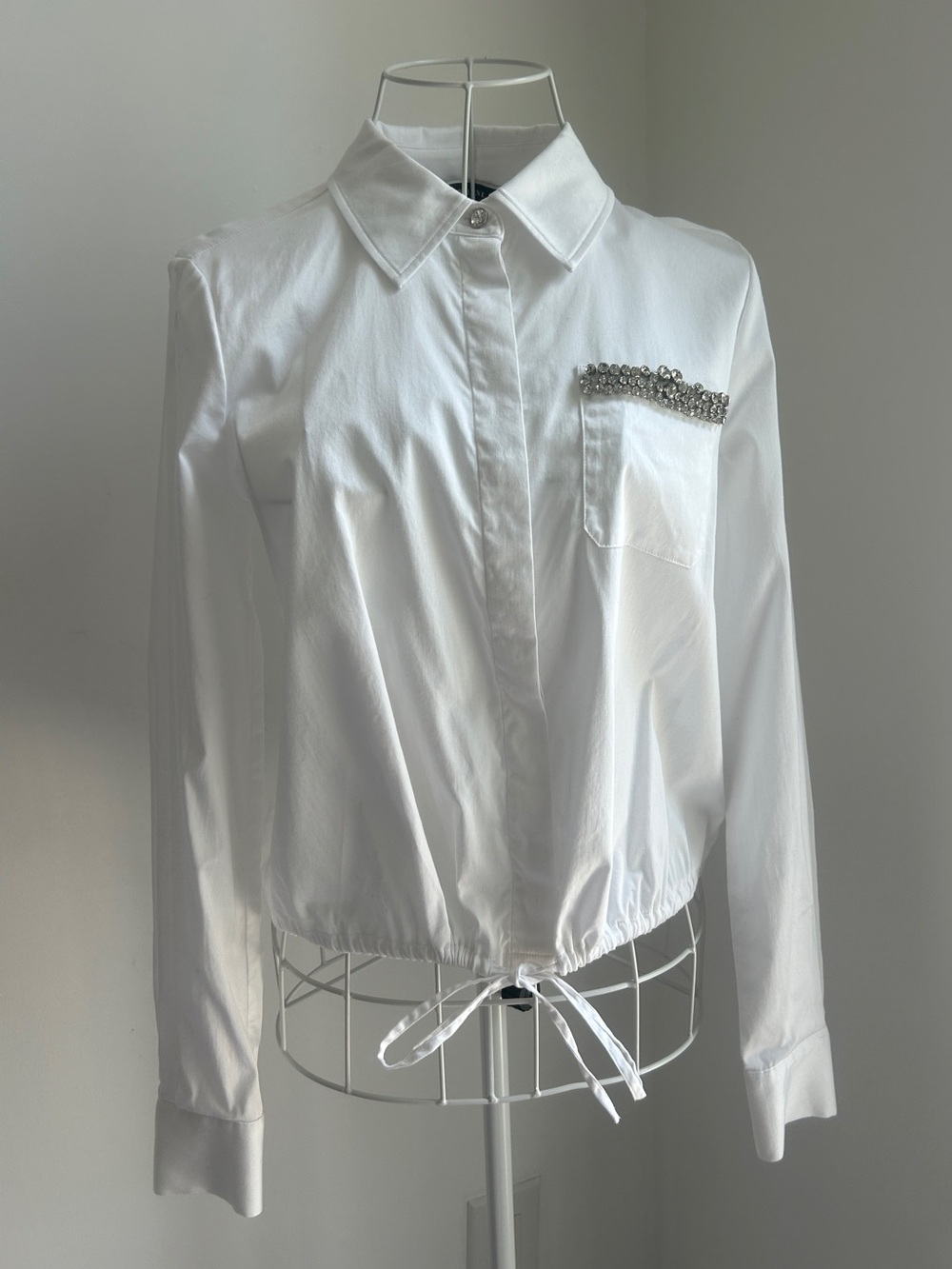 MELANIE LYNE White Embellished Pocket Crop Shirt